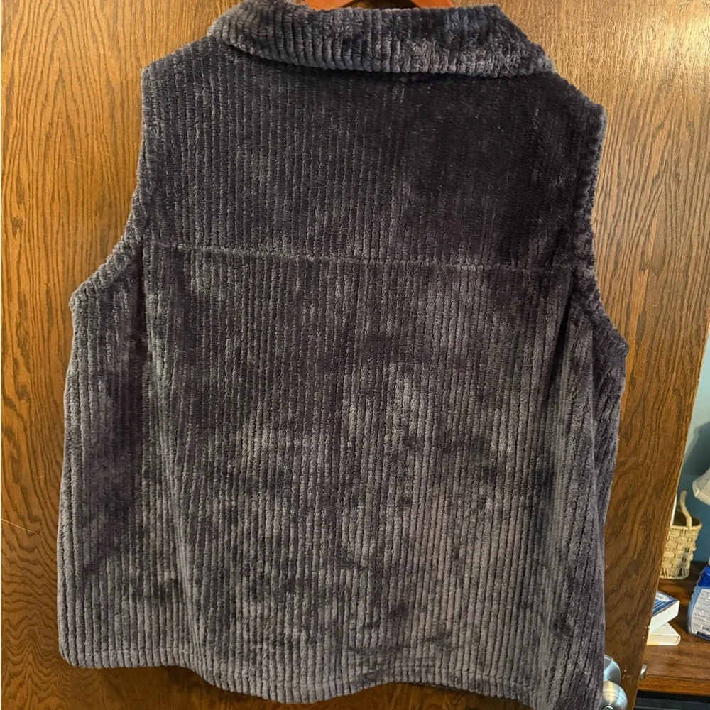 Columbia plus size 3X Gray Fleece Vest - Picture 3 of 3